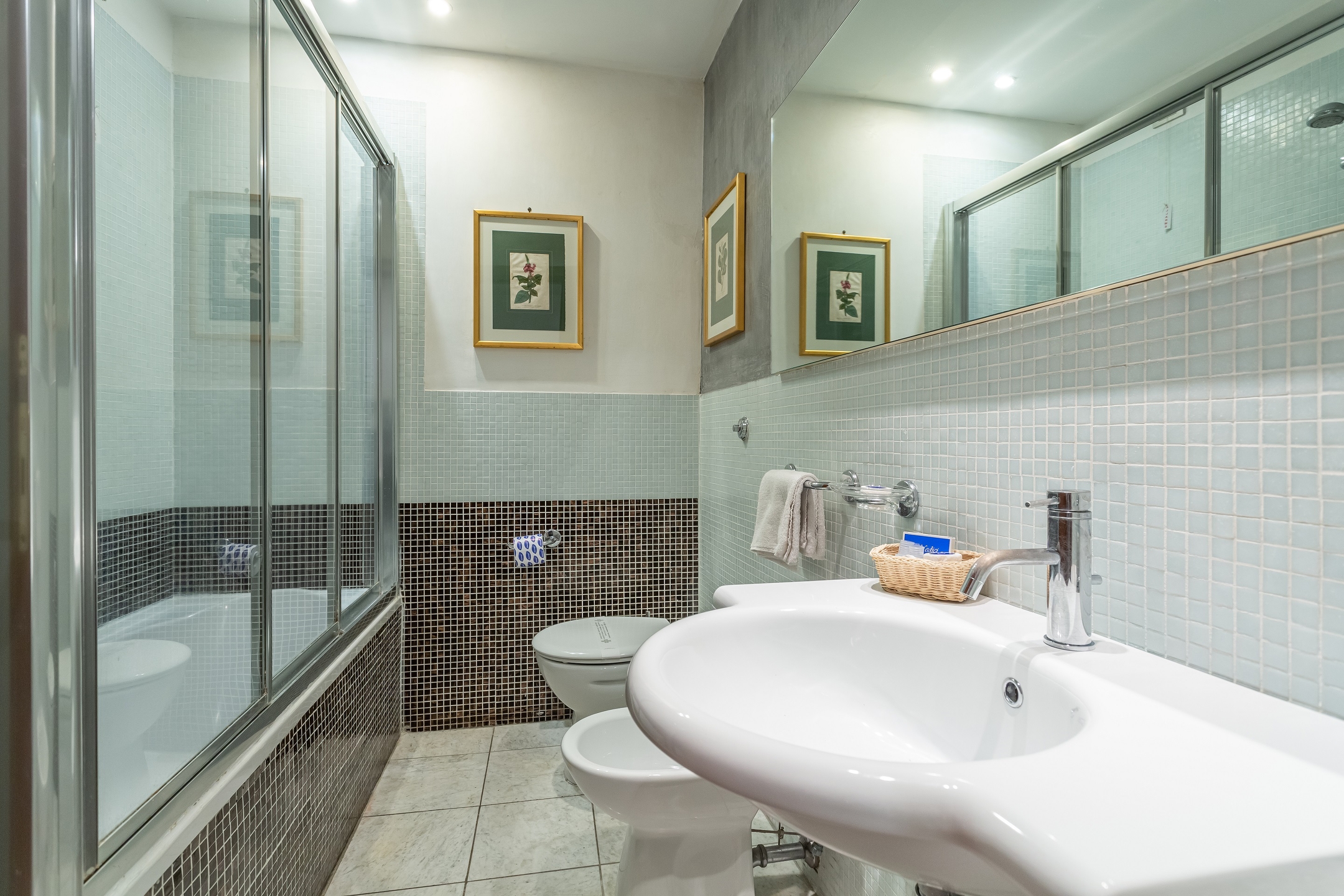 Medici, photo 14 of 24