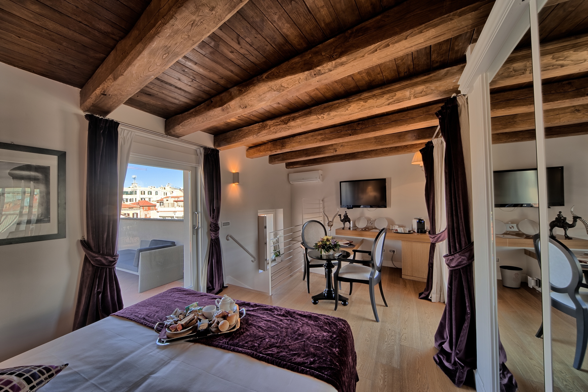 Trevi Palace Luxury Inn, photo 17 of 57
