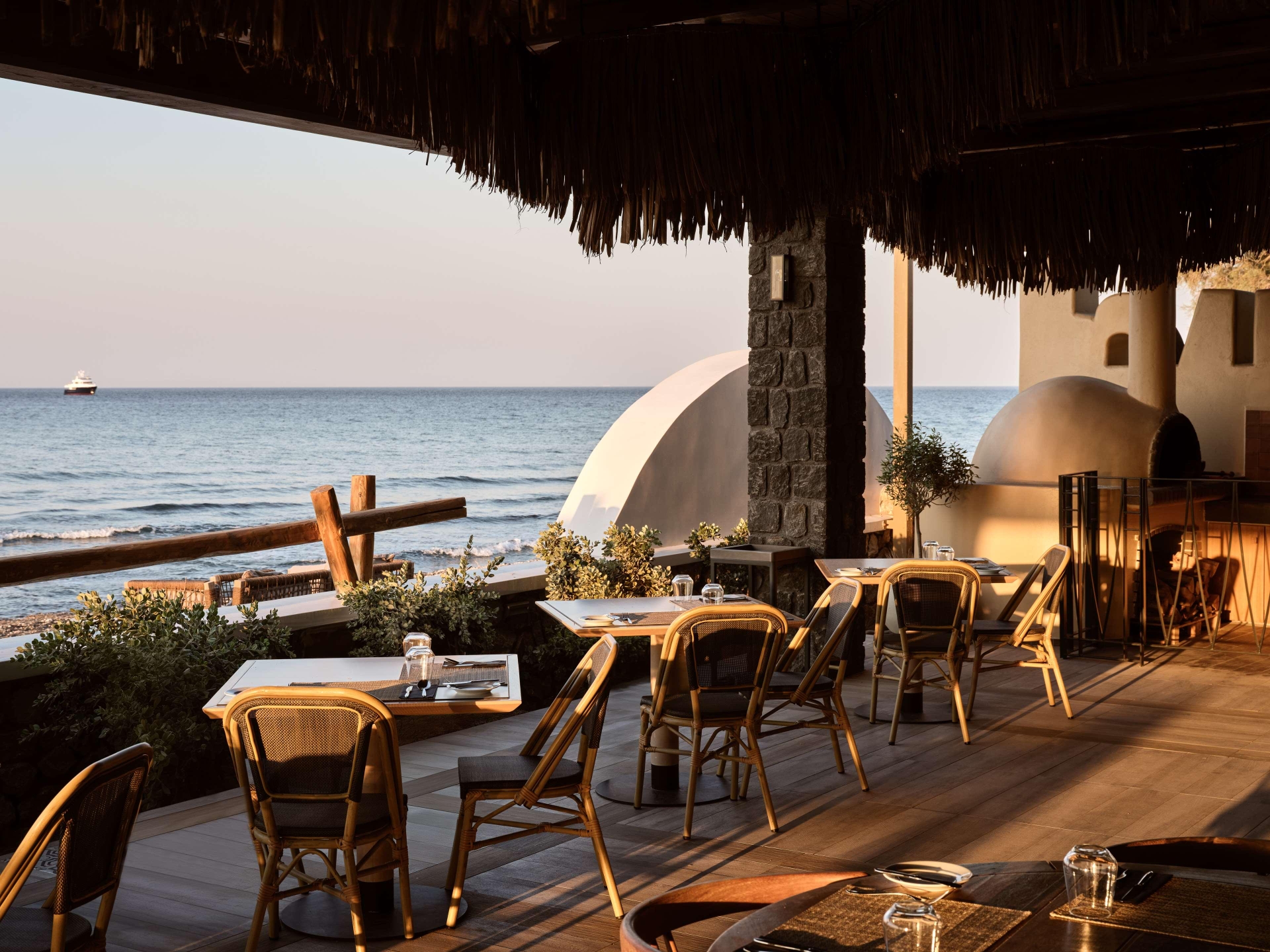 Sea Breeze Santorini Beach Resort, Curio Collectio, photo 158 of 191