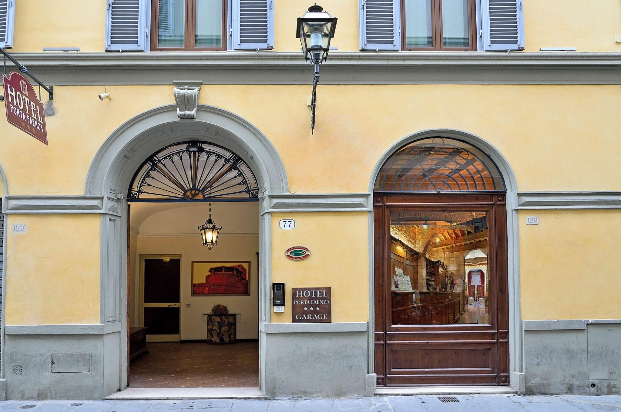Porta Faenza, photo 19 of 89